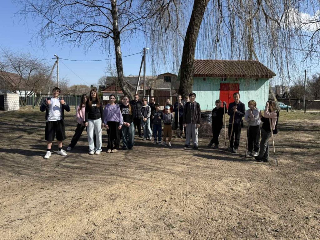 Областной субботник в Средней школе №7